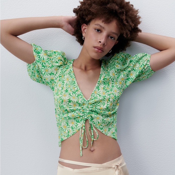 SOLD - Green ZARA Daisy Scrunched Top - Picture 4 of 10